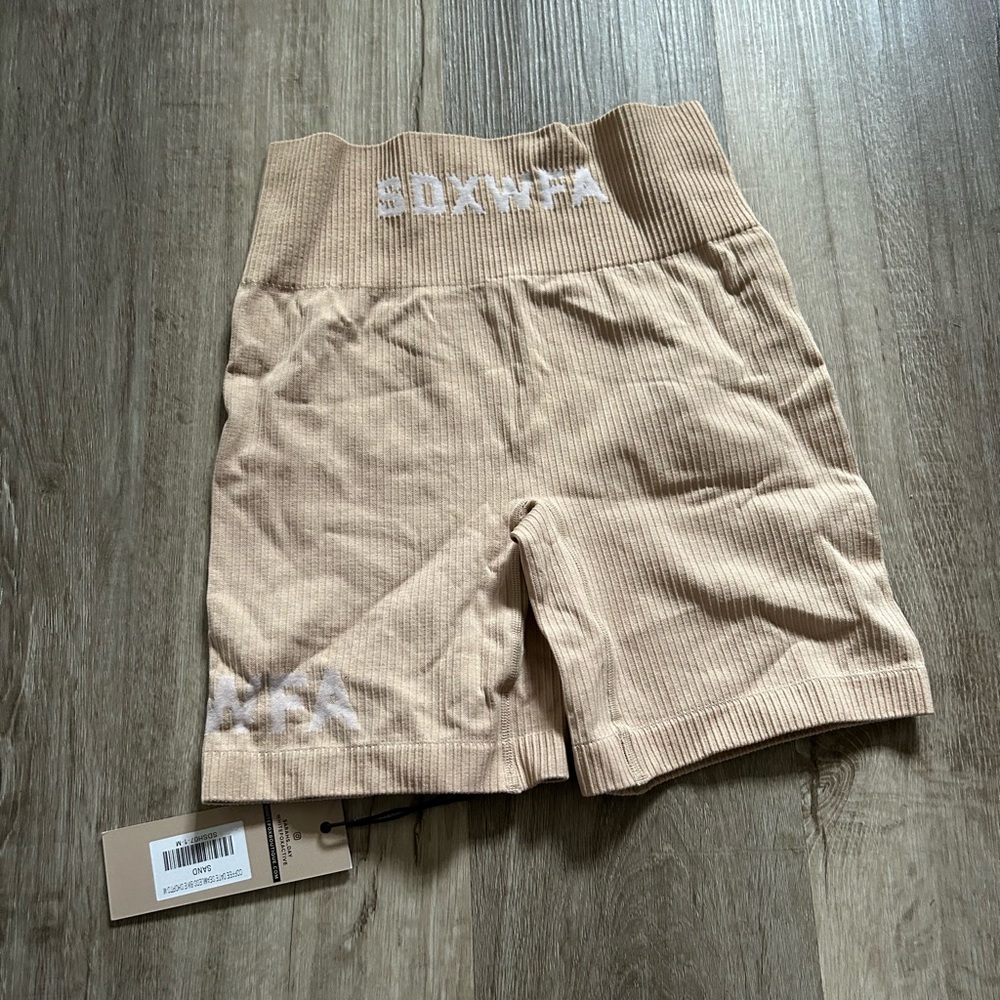 NWT Sarah’s Day x White fox biker shorts - Picture 3 of 3